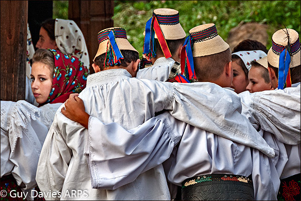 Whitsun Dancers, Sieu